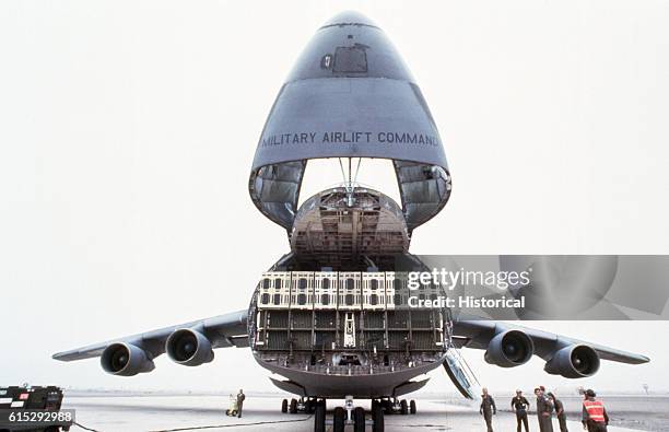 5 Galaxy Rear Ramp C5a Galaxy Photos and Premium High Res Pictures - Getty Images