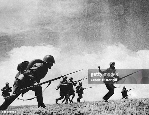 198 Bayonet Charge Stock Photos High Res Pictures And Images Getty 198-bayonet-charge-stock-photos-high-res-pictures-and-images-getty