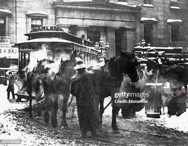"Terminal," by Alfred Stieglitz. Original lantern slide in the George Eastman House. New York, 1892.