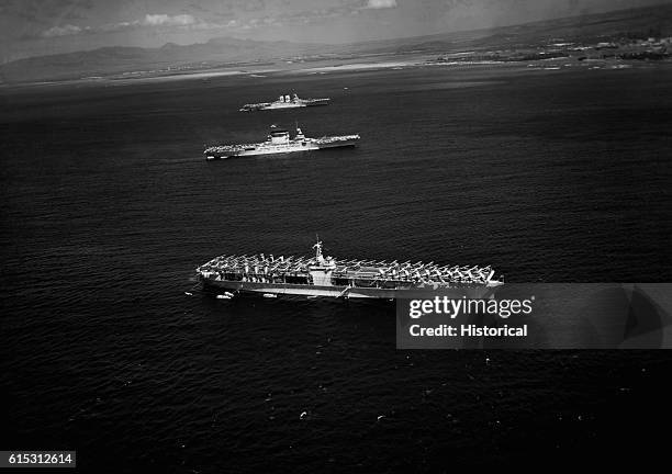 The U.S. Aircraft carriers USS Ranger, USS Lexington and USS Saratoga off Honolulu. Ca. 1941-1945. | Location: off the coast of Honolulu, Hawaii, USA.