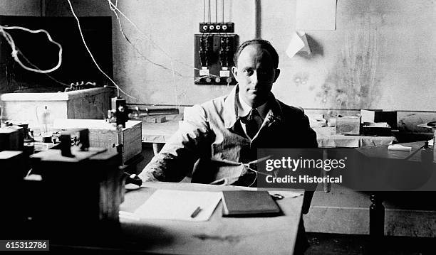 606 Atomic Physicist Stock Photos, High-Res Pictures, and Images ...
