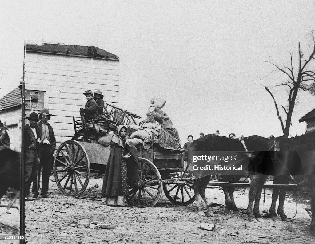 Northern Family Fleeing the Confederate Army