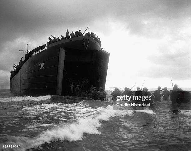 Papua New Guinea Defense Force Photos and Premium High Res Pictures