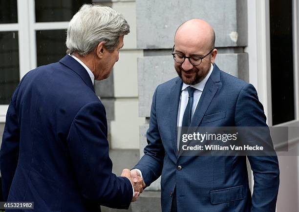 - Attentats de Bruxelles: le Premier Ministre Charles Michel et le Ministre des Affaires étrangères Didier Reynders rencontrent le Secrétaire d'Etat...