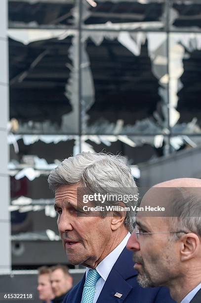 - Attentats de Bruxelles: visite du Secrétaire d'Etat des Etats-Unis John Kerry à l'aéroport de Brussels Airport - Aanslagen van Brussel: bezoek an...