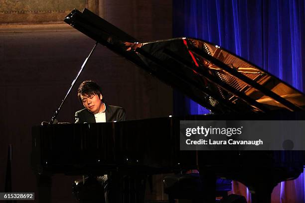 Lang Lang performs at the Lang Lang International Music Foundation Gala at Cipriani 25 Broadway on October 17, 2016 in New York City.