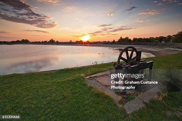 tring reservoir sunset - grand union canal stock pictures, royalty-free photos & images