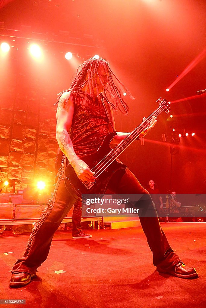 Disturbed In Concert