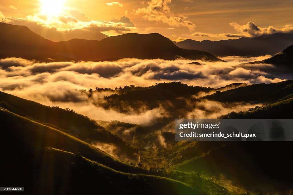 Tanay Rizal Sea Of Clouds In Tanay Rizal High-Res Stock Photo - Getty Images