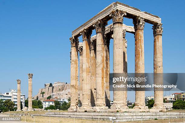 temple of olympian zeus, athens, greece - parthenon athens fotografías e imágenes de stock