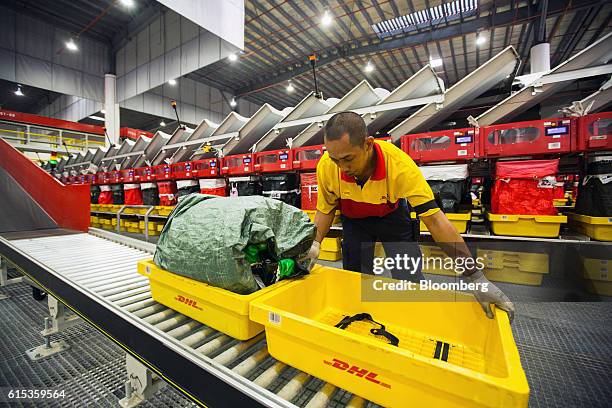 Dhl Sort Dhl Asia Hub Photos and Premium High Res Pictures - Getty Images