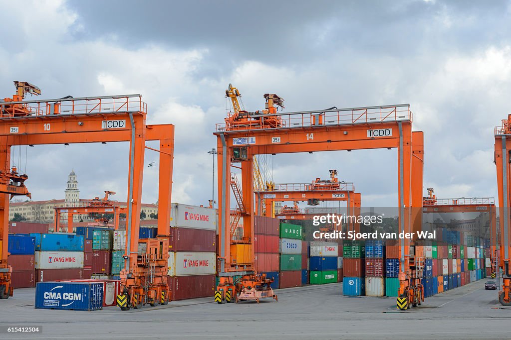 Overhead gantry cranes in the Port of Haydarpasa container terminal