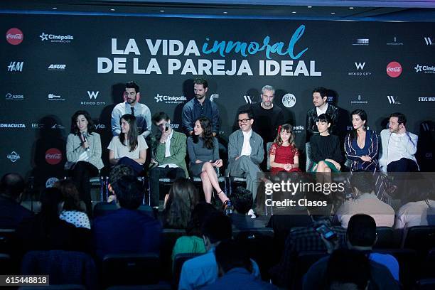 The cast poses during the presentation of the movie "La Vida Inmoral de la Pareja Ideal" on October 17 Mexico City, Mexico.