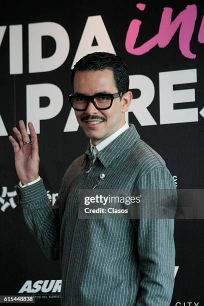 Manolo Caro poses during the presentation of the movie "La Vida Inmoral de la Pareja Ideal" on October 17 Mexico City, Mexico.