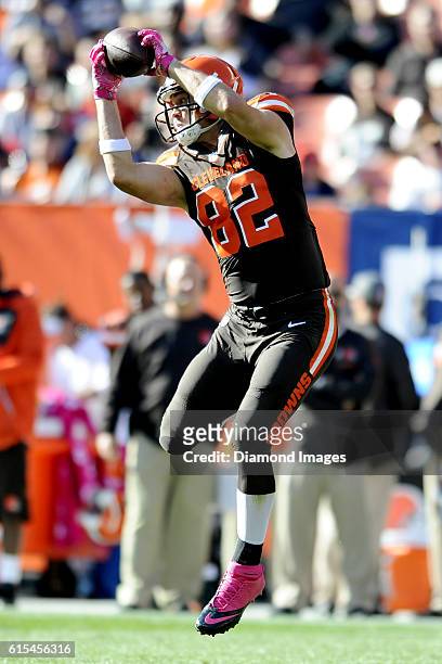 Tight end Gary Barnidge of the Cleveland Browns catches a pass during a game against the New England Patriots on October 9, 2016 at FirstEnergy...