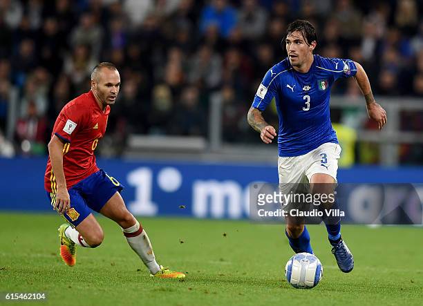 Alessio Romagnoli of Italy in action during the FIFA 2018 World Cup Qualifier between Italy and Spain at Juventus Stadium on October 6, 2016 in...