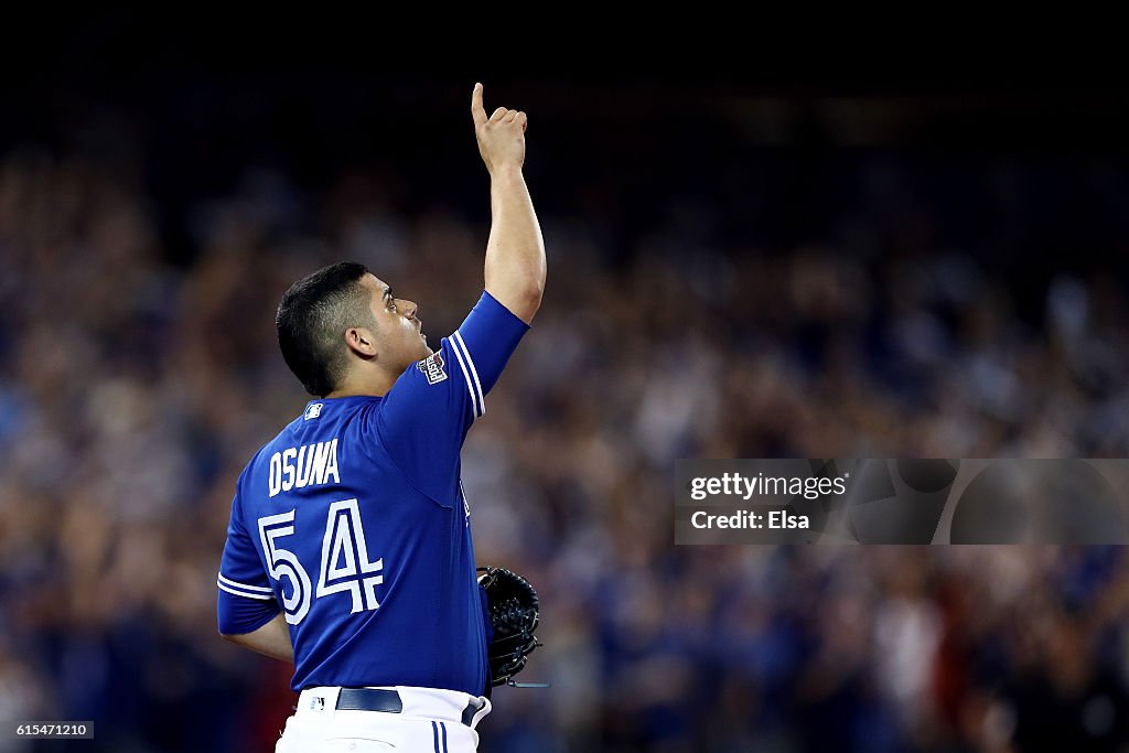 ALCS - Cleveland Indians v Toronto Blue Jays - Game Four