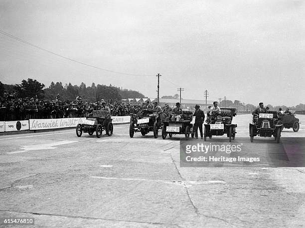 Cars competing in the BARC Daily Sketch Old Crocks Race, Brooklands, 1931. Vipen 1897 Reg. No. PG3747. Entry No: 17 Driver: Harvey, F. Left of...