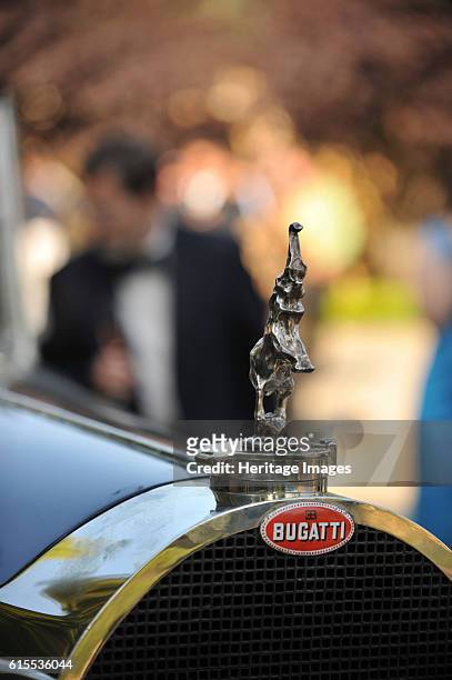 Bugatti Royale type 41 mascot. Artist Simon Clay.