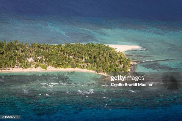 the islands and islets of kwajalein atoll, marshall islands - marshall islands bildbanksfoton och bilder