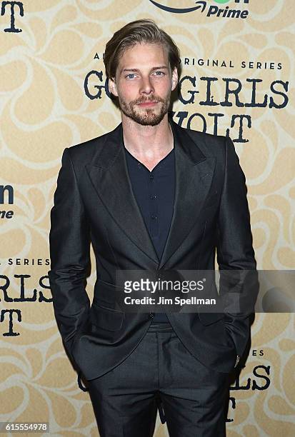 Actor Hunter Parrish attends the "Good Girls Revolt" New York screening at the Joseph Urban Theater at Hearst Tower on October 18, 2016 in New York...