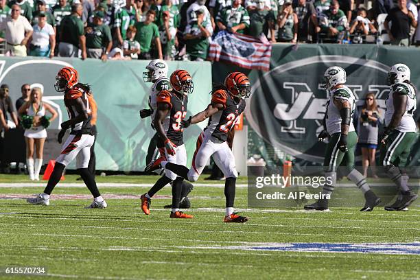 Cornerback Josh Shaw of the Cincinnati Bengals has an Interception against the New York Jets on September 11, 2016 at MetLife Stadium in East...