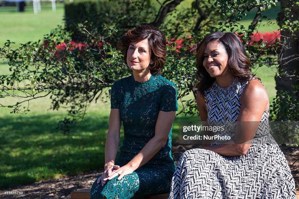 Michelle Obama and Agnese Landini toured the White House Kitchen Garden