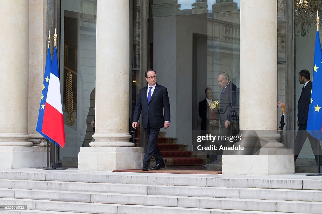 White Helmets meet Francois Hollande in Paris