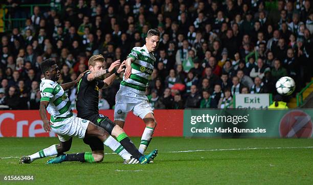 Andre Hahn of Borussia Moenchengladbach scores his team's second goal of the game during the UEFA Champions League group C match between Celtic FC...