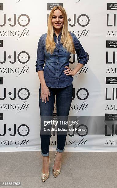 Singer Edurne Garcia presents the Bottom Up Amaizing Fit by Liu Jo at El Corte Ingles store on October 19, 2016 in Madrid, Spain.