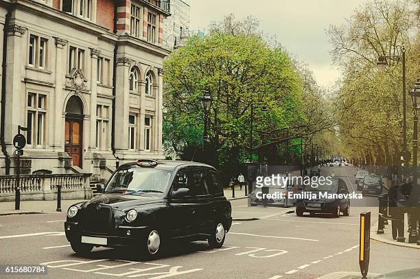 london - english street scene - british culture walking stock pictures, royalty-free photos & images