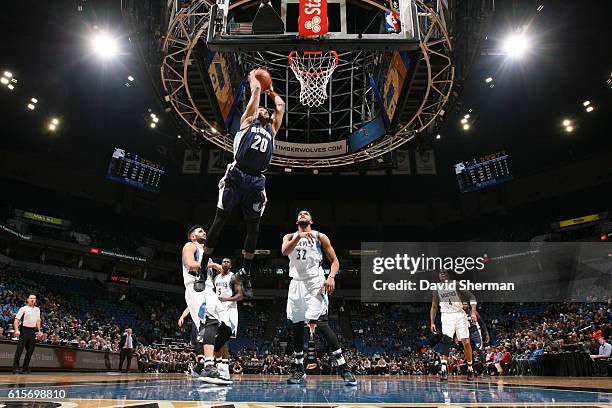 Stephens of the Memphis Grizzlies dunks the ball during a preseason game against the Minnesota Timberwolves on October 19, 2016 at Target Center in...