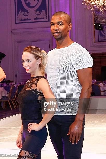 French figure scater Yannick Bonheur and german figure scater Annette Dytrt perform at the 'Holiday on Ice' gala at Hotel Atlantic on October 19,...