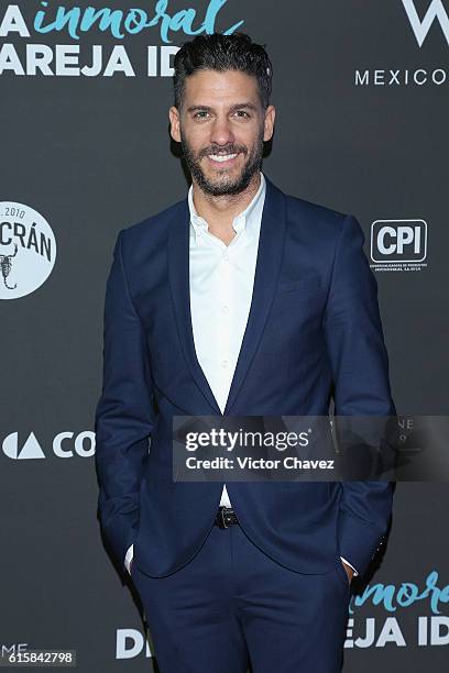 Erick Elias attends La Vida Inmoral De La Pareja Ideal Mexico City premiere at Teatro Metropolitan on October 19, 2016 in Mexico City, Mexico.