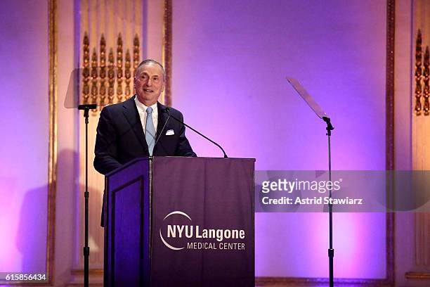 Robert Grossman speaks on stage during NYU Langone 2016 Perlmutter Cancer Center Gala at The Plaza on October 19, 2016 in New York City.