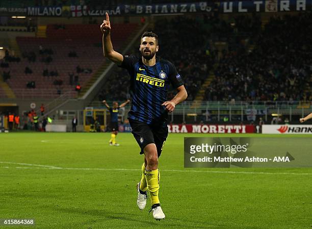 Antonio Candreva of Inter celebrates scoring the first goal to make the score 1-0 during the UEFA Europa League match between FC Internazionale...