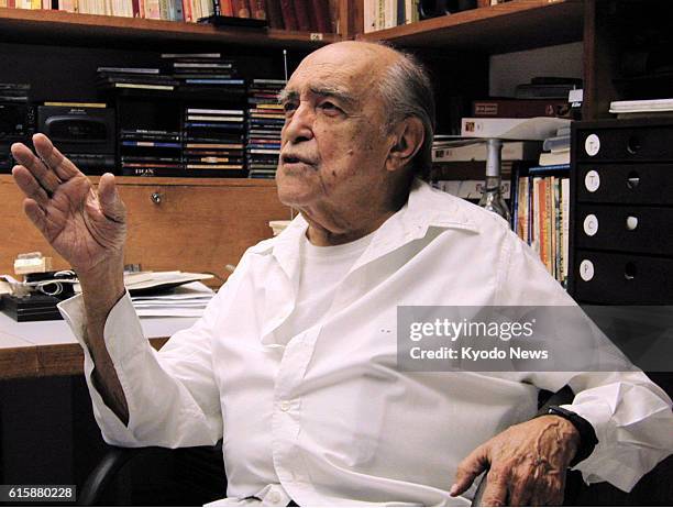 Rio de Janeiro, Brazil - A file photo shows Brazilian architect Oscar Niemeyer speaking during an interview at his atelier in Rio de Janeiro in 2002....