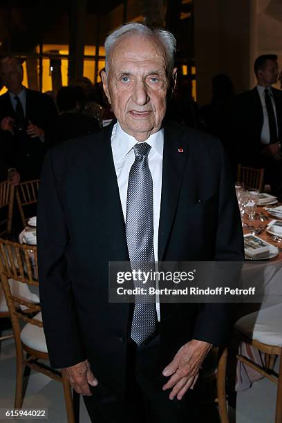 Architect Frank Gehry attends the "Icones de l'Art Moderne, La Collection Chtchoukine" : Cocktail at Fondation Louis Vuitton on October 20, 2016 in...