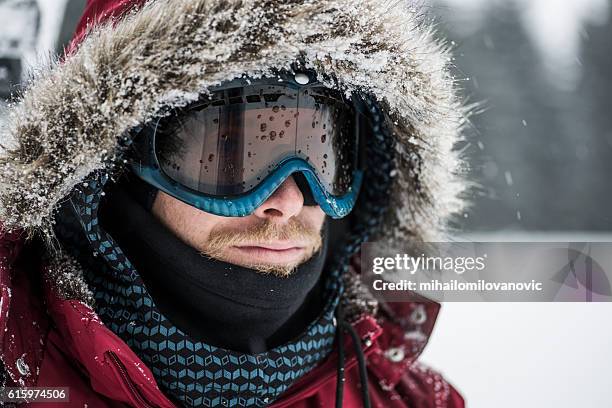 prepared for snowboarding - protective sportswear stock pictures, royalty-free photos & images
