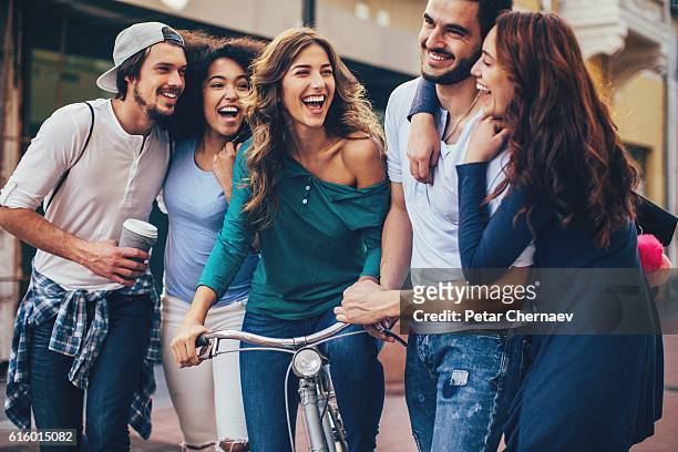 happy people - vitaliteit fiets stockfoto's en -beelden