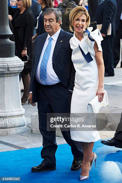 Francisco Alvarez Cascos and Maria Porto attend the Princesa de Asturias Awards 2016 ceremony at the Campoamor Theater on October 21, 2016 in Oviedo,...