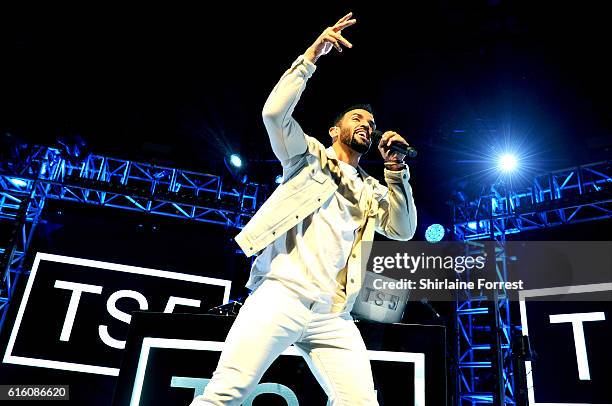 Craig David performs at O2 Academy Manchester on October 21, 2016 in Manchester, England.