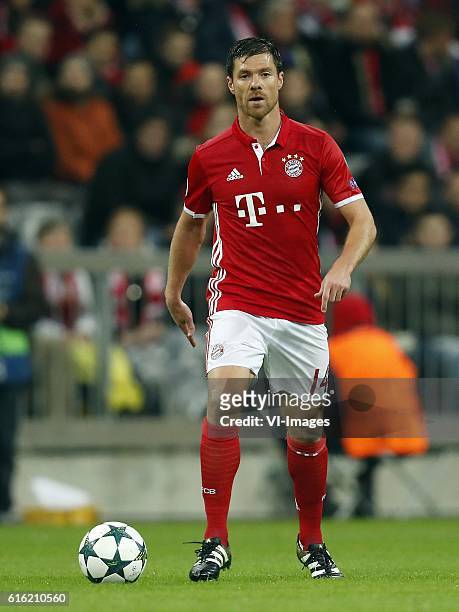 Xabi Alonso of Bayern Munichduring the Champions League group D match between FC Bayern Munich and PSV on October 19, 2016 at the Allianz Arena in...