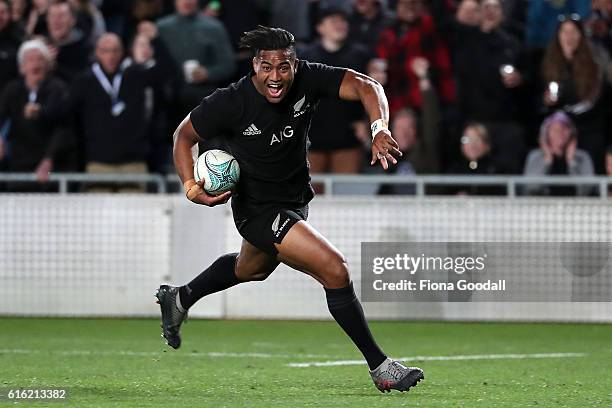 Julian Savea of the All Blacks scores a try during the Bledisloe Cup Rugby Championship match between the New Zealand All Blacks and the Australia...