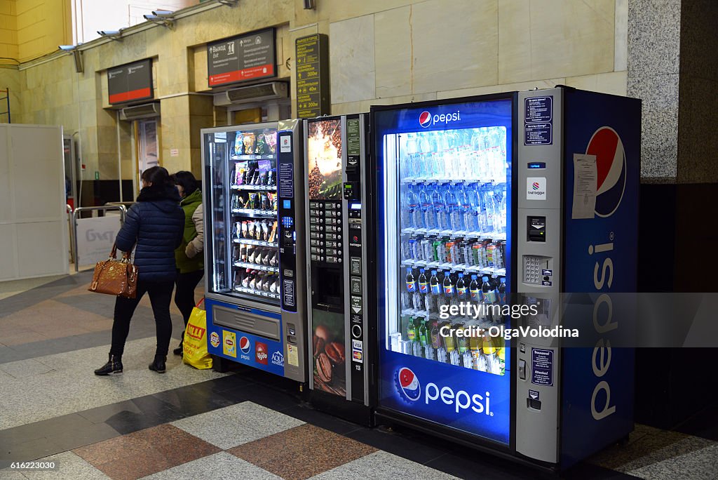 Vending machines for drinks and payment terminals at Kazansky station