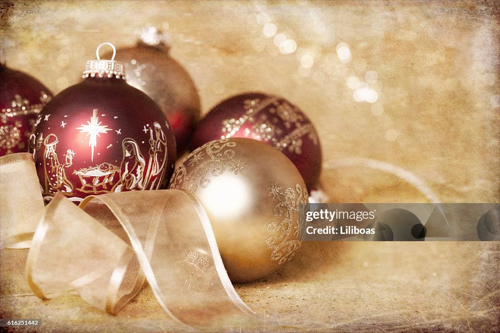 Natività natalizia Natale oro e rosso ornamento palline e costole