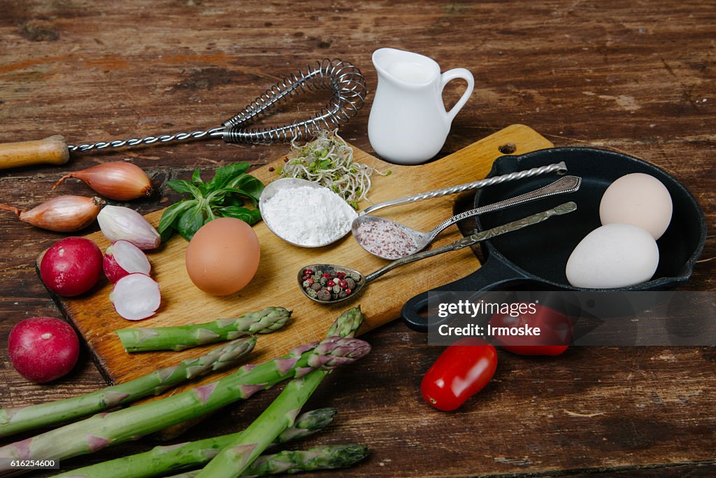 Frittata with asparagus ingridiens