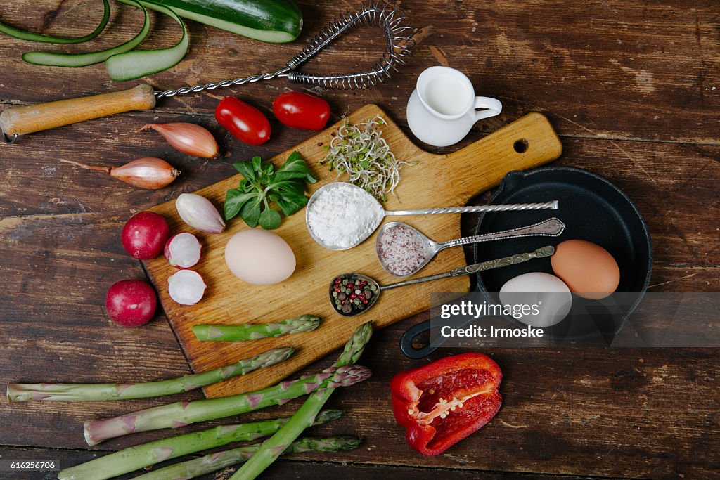 Frittata with asparagus ingridiens