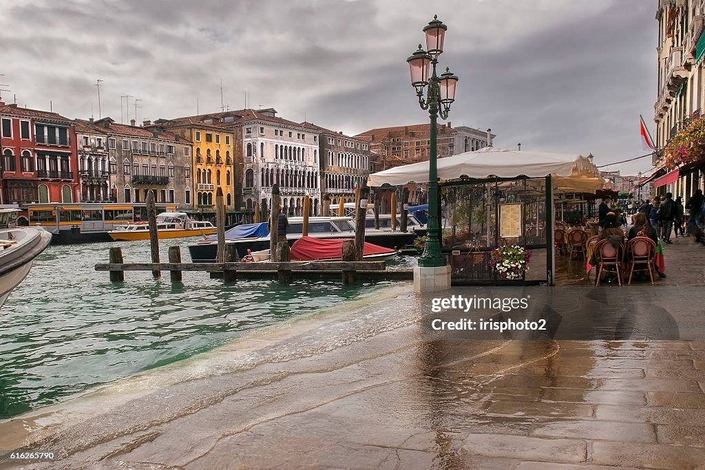 Venise à la pluie