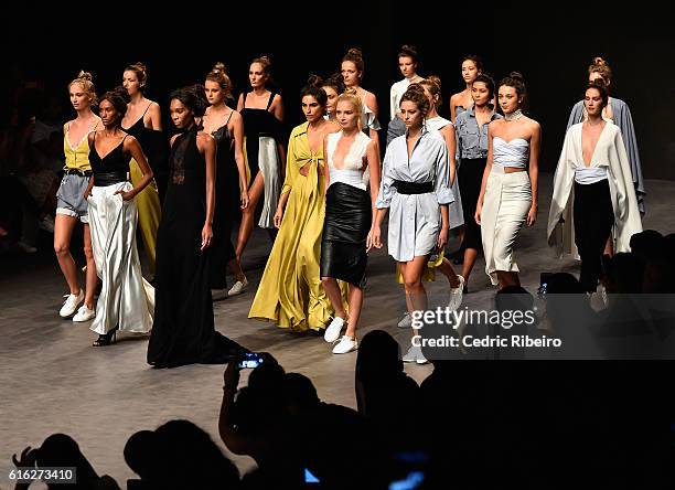 Models walk the runway during the Lama Jouni show at Fashion Forward Spring/Summer 2017 held at the Dubai Design District on October 22, 2016 in...
